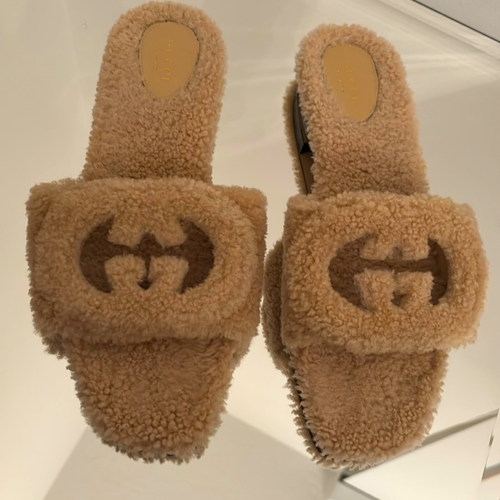 Gucci wool interlocking sandals! Size 41!